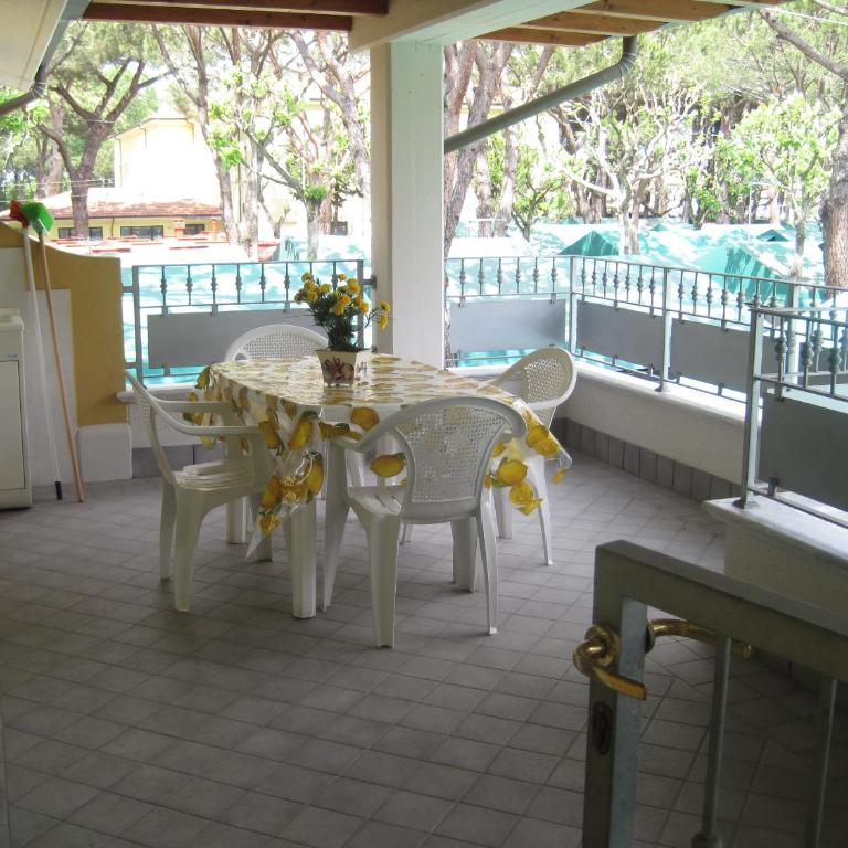 Camping Apuano - Appartamento Standard con 2 Camere da Letto - 4