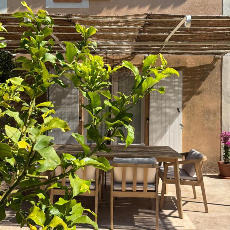 Bastidon paisible dans résidence avec piscine - Maison 1 Chambre - 2