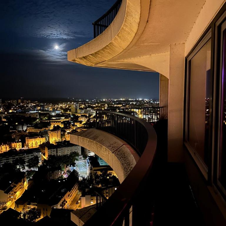 Love Horizons - Suite vue panoramique - Spa privatif - Rennes Centre - Deluxe Apartment - 24