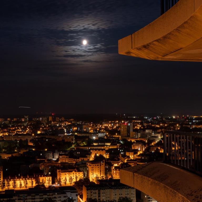 Love Horizons - Suite vue panoramique - Spa privatif - Rennes Centre - Deluxe Apartment - 7