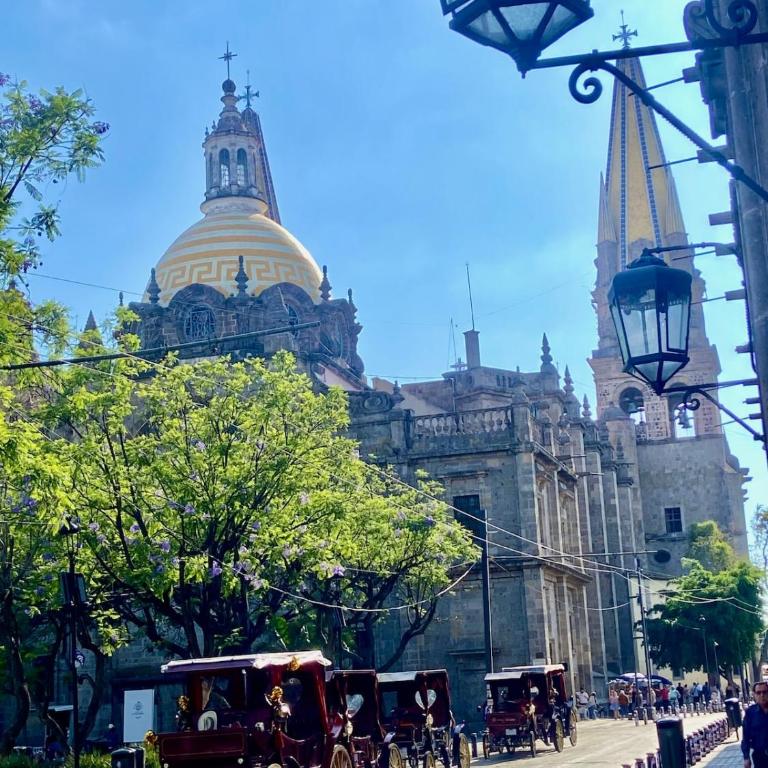 Stylish Art Déco Mexican House with rooftop - Three-Bedroom Apartment with View - 53