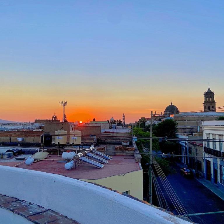 Stylish Art Déco Mexican House with rooftop - Three-Bedroom Apartment with View - 51