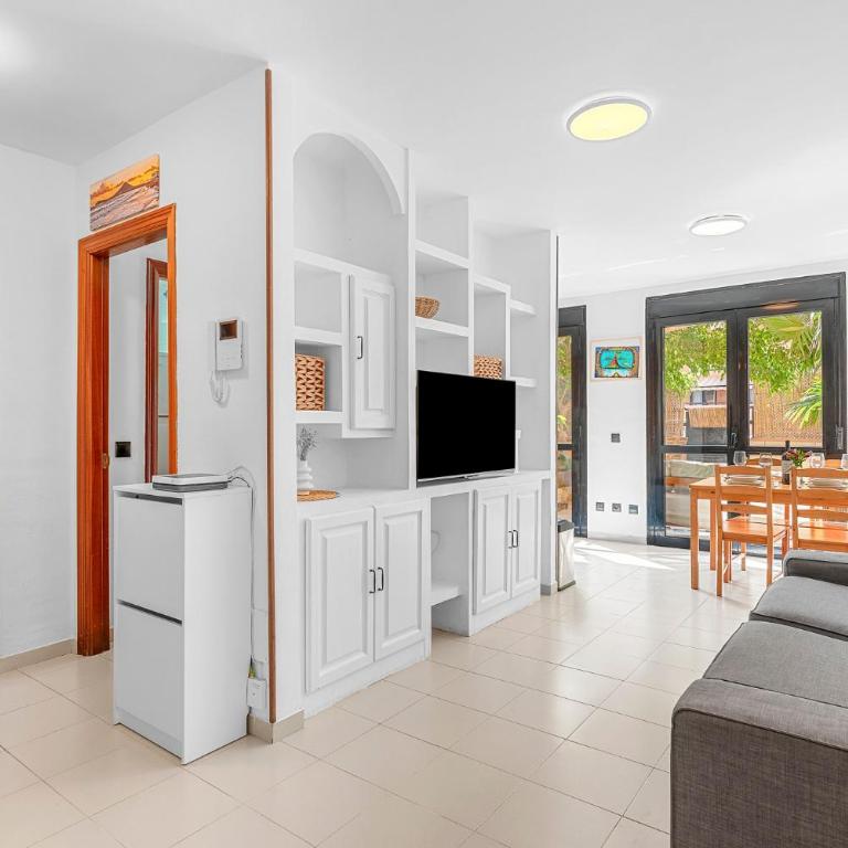 MEDANO4YOU Zoe's Garden Holiday Home - Apartamento de 2 dormitorios con terraza - 16
