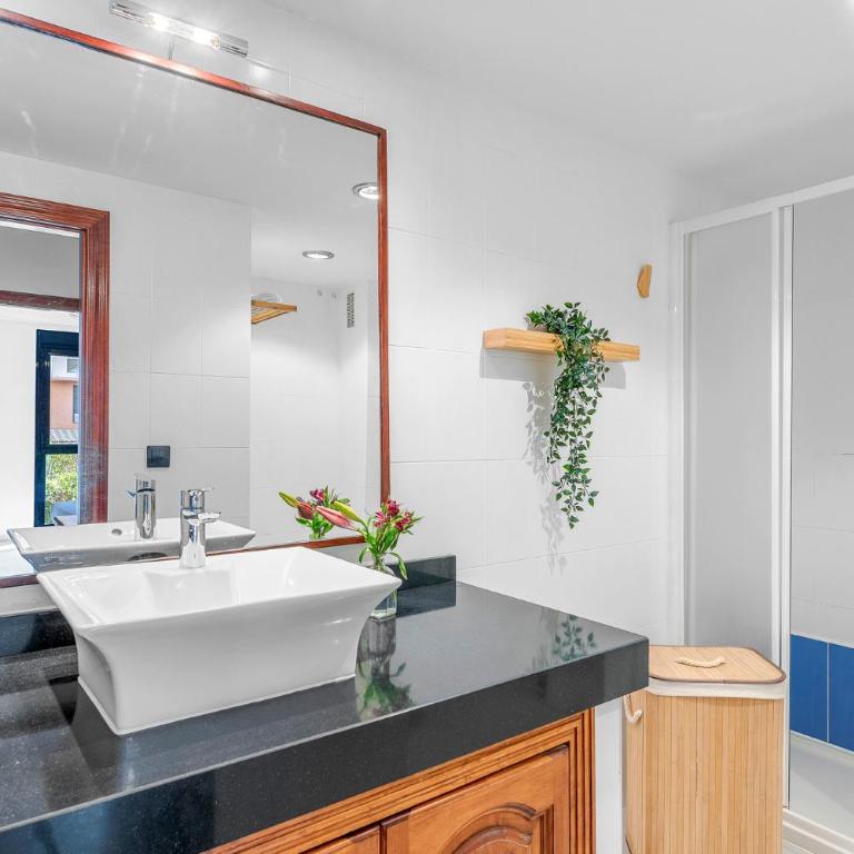 MEDANO4YOU Zoe's Garden Holiday Home - Apartamento de 2 dormitorios con terraza - 29