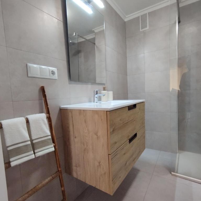 La Mediterránea - Two-Bedroom Apartment - 9