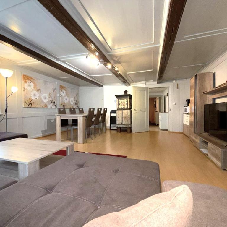 Chalet-Etage Mitten im Dorf - Apartment mit 2 Schlafzimmern - 1