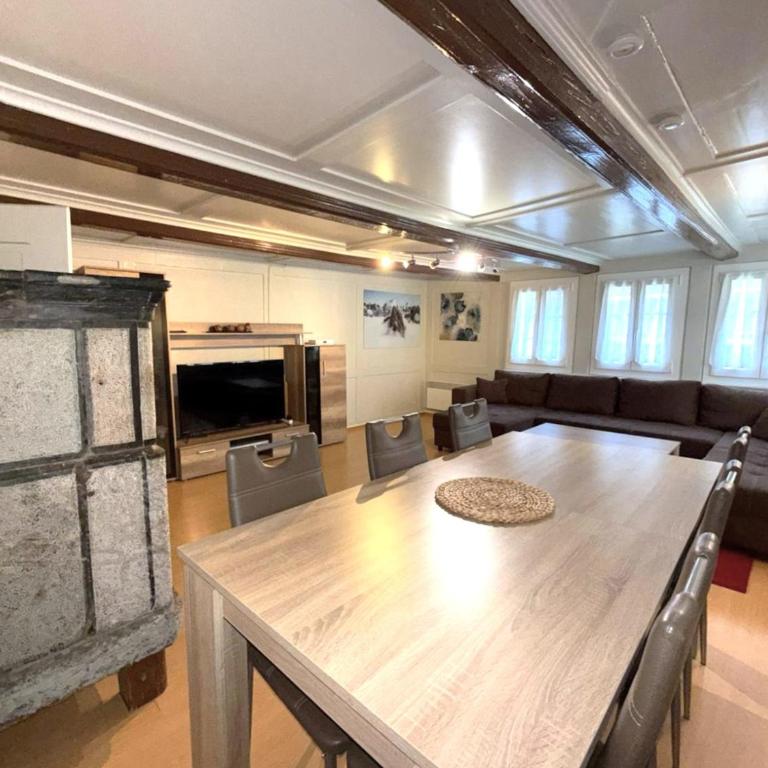 Chalet-Etage Mitten im Dorf - Apartment mit 2 Schlafzimmern - 30
