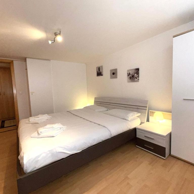 Chalet-Etage Mitten im Dorf - Apartment mit 2 Schlafzimmern - 12