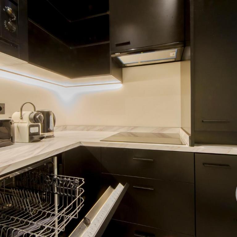 Fancy Apt para 4px en la Plaza del Carmen-Gran Via E2 - Apartment - 12