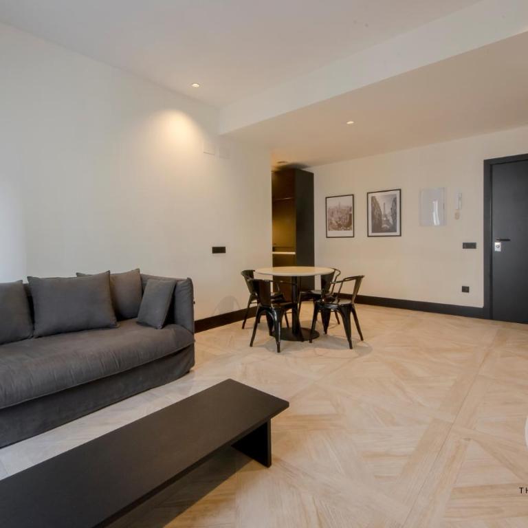 Fancy Apt para 4px en la Plaza del Carmen-Gran Via E2 - Apartment - 2