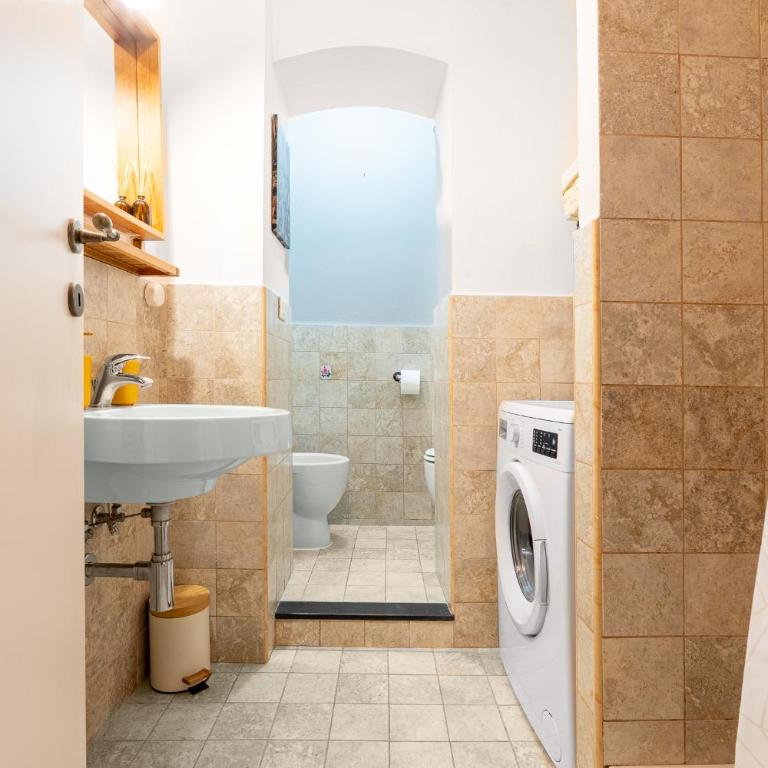 Rosa Homes THE YELLOW - Genoa Center, near the Metro, Aquarium - Apartamento de 1 dormitorio - 19