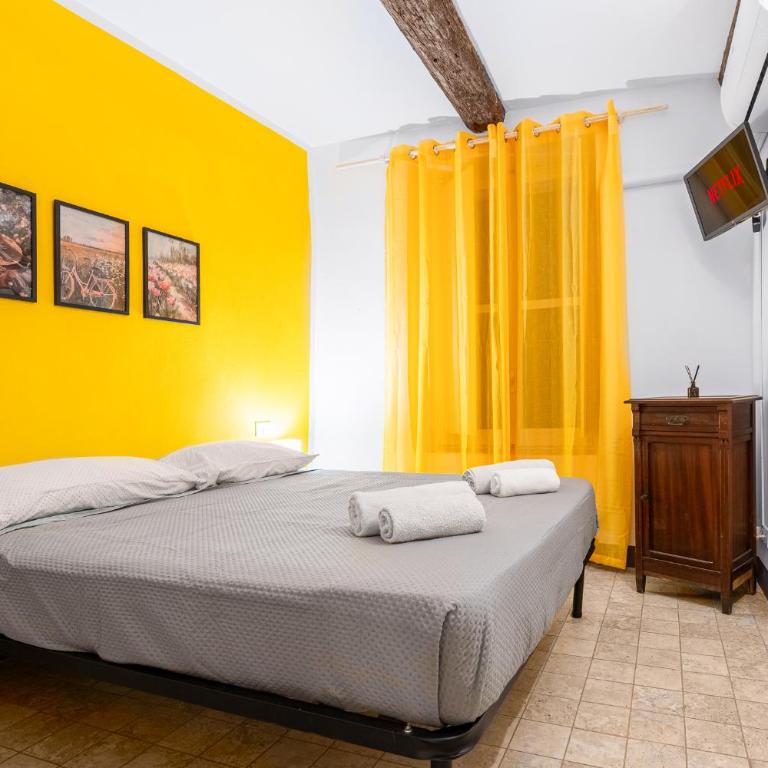 Rosa Homes THE YELLOW - Genoa Center, near the Metro, Aquarium - Apartamento de 1 dormitorio - 2