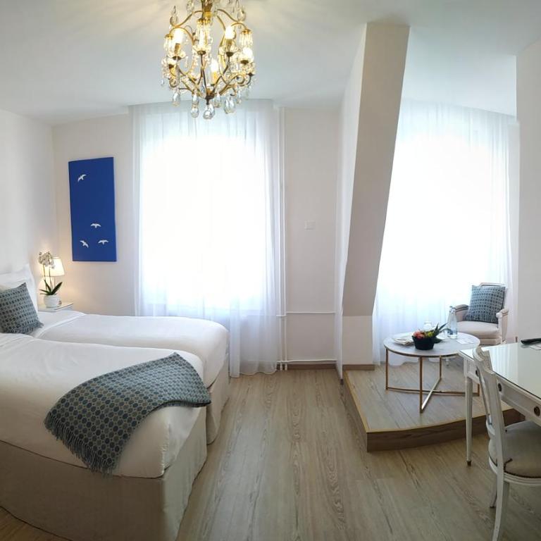 Hotel Eden Palace au Lac - Junior Suite with Balcony and Lake View - 2