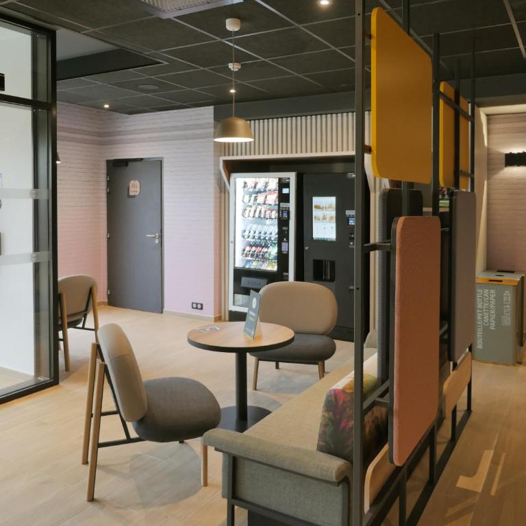 B&B HOTEL Carcassonne Rocadest La Cité - Chambre Quadruple - 13