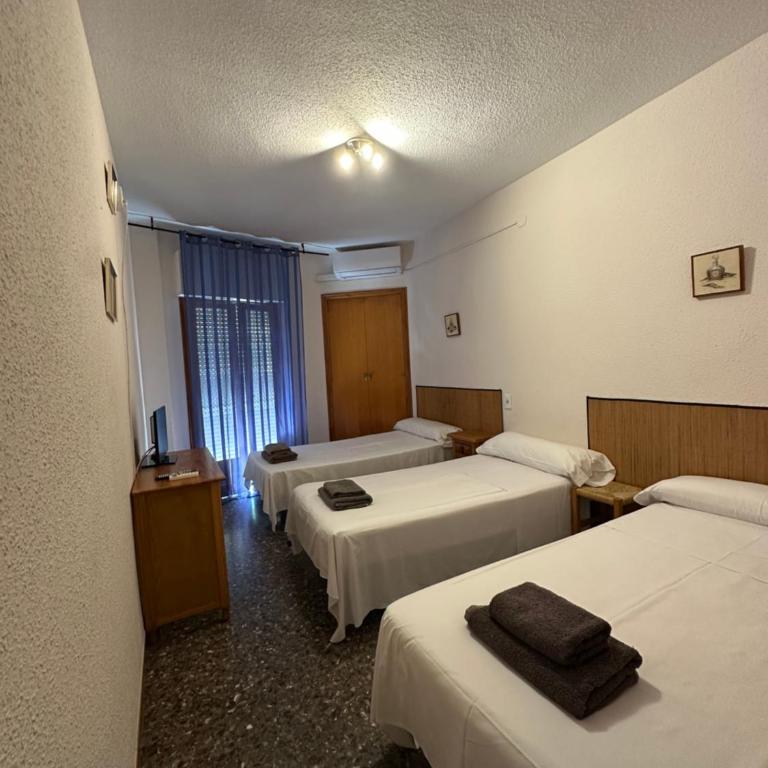 Hostal L'Escaleta - Habitación Triple - 1