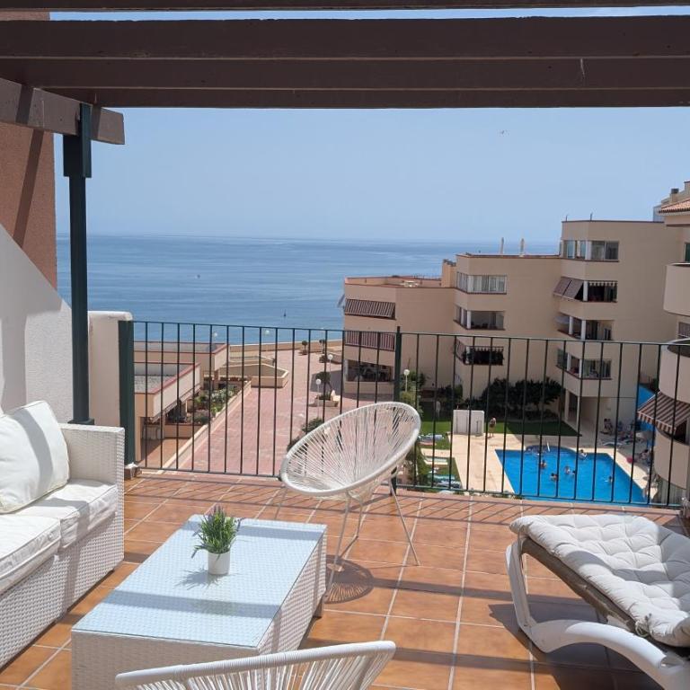 Sea View Penthouse in Benalmádena - One-Bedroom Apartment - 3