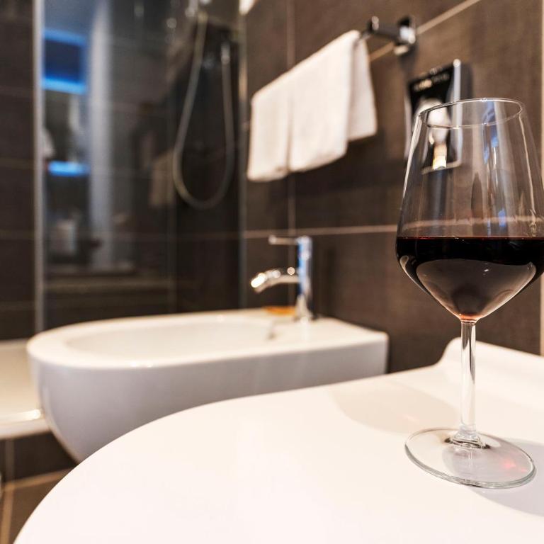 The Aries Hotel - Junior Suite - 3