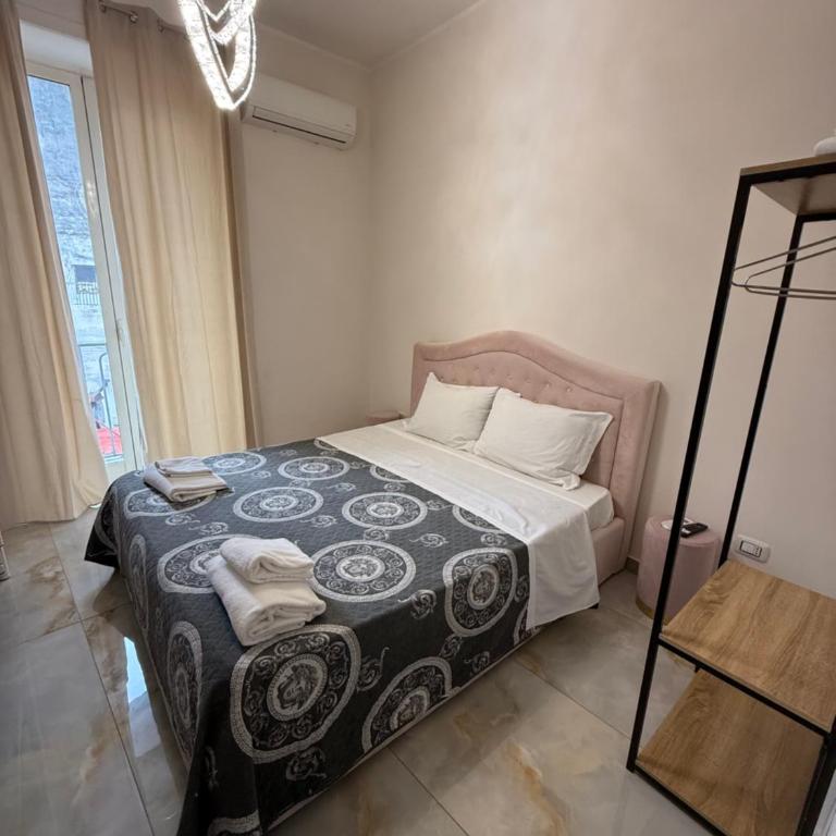 HV Mattonelle Naples center - Camera Familiare - 5