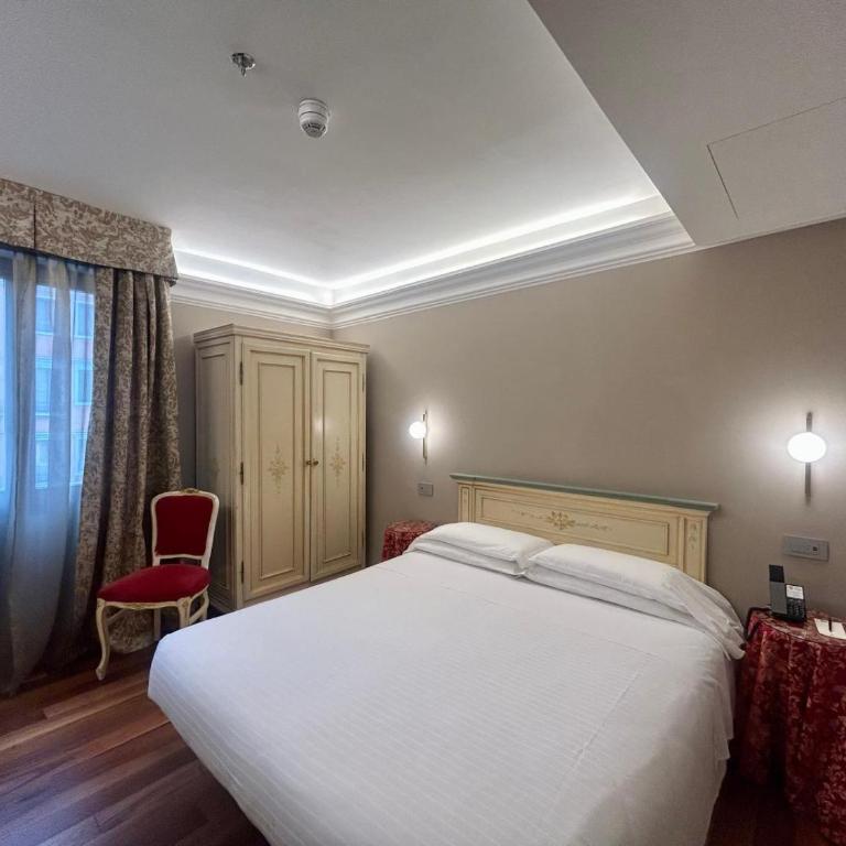 Albergo Cavalletto & Doge Orseolo - Camera Matrimoniale Classic con Vista Canale - 3