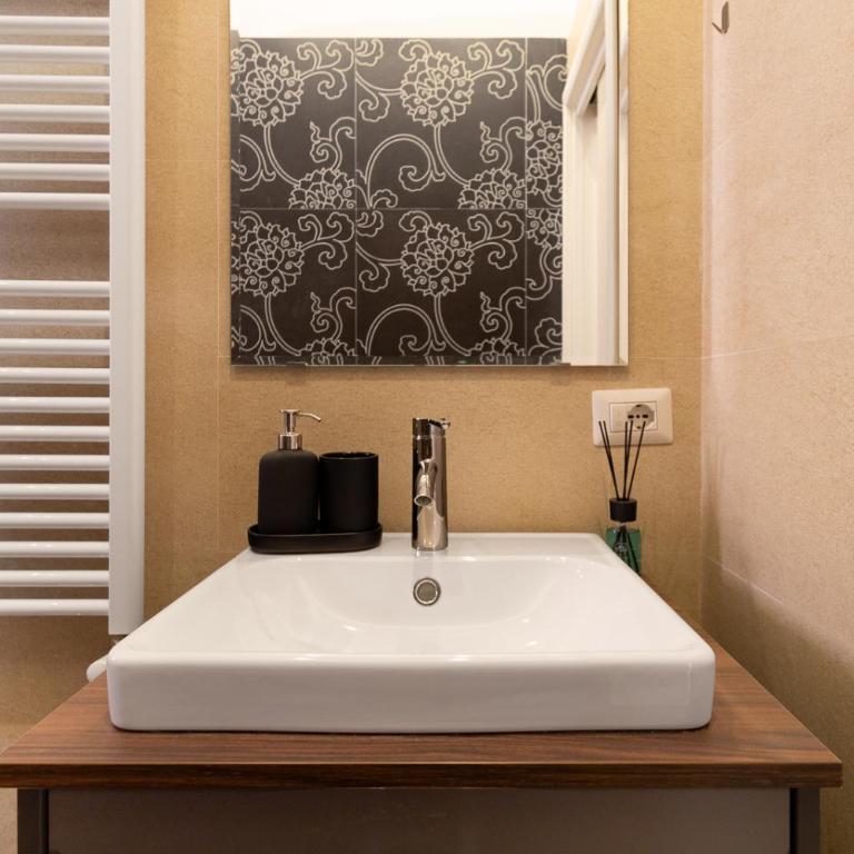 Noh 2BR Boutique Apartment Near Vatican Museums and Metro - Appartamento con 2 Camere da Letto - 39