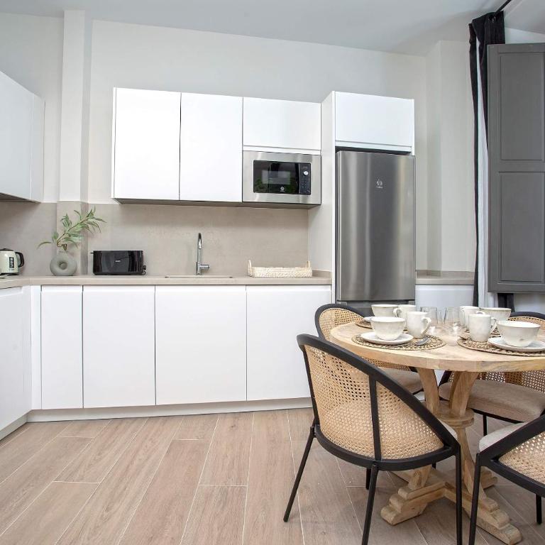 Genteel Home San Matías - Two-Bedroom Apartment with Balcony - 8