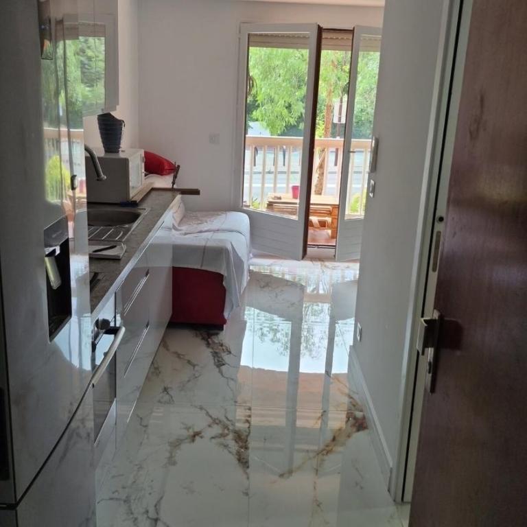 Studio raffiné au centre de Fréjus - Apartamento de 1 dormitorio - 6