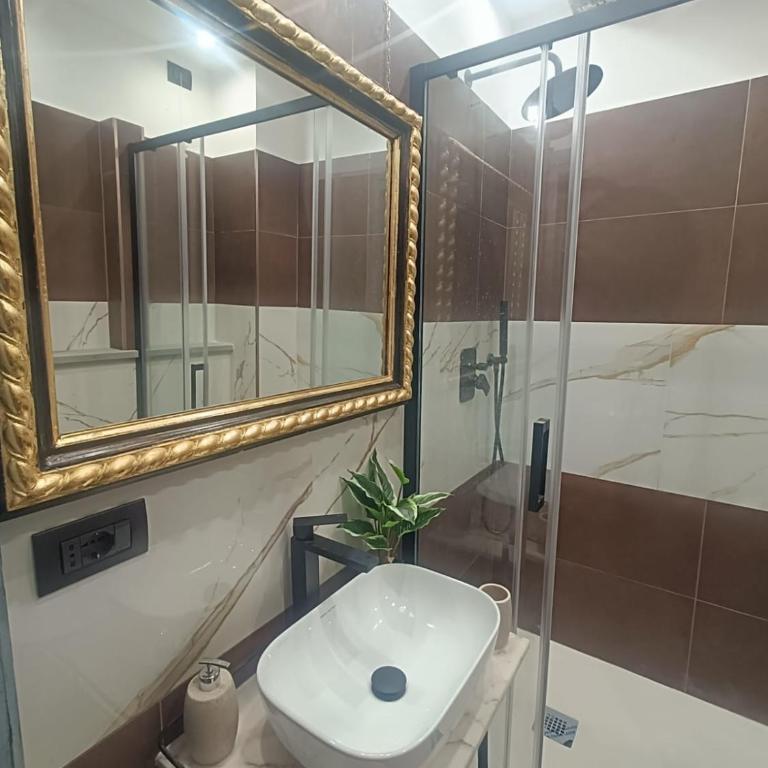 BNB Frescoes Rooms San Frediano - Camera Deluxe - 11
