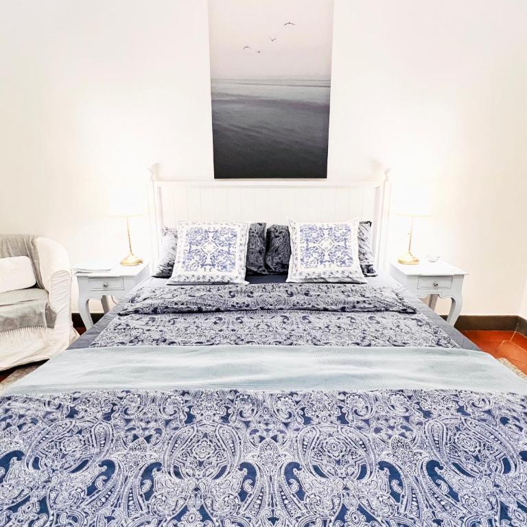 Amazing Premium Apartment in the heart of Florence at the DUOMO, 2 Bedrooms, 2 Bathrooms, 1 Livingroom or extra Bedroom, ideal for 2-8 Guests - Two-Bedroom Apartment - 24