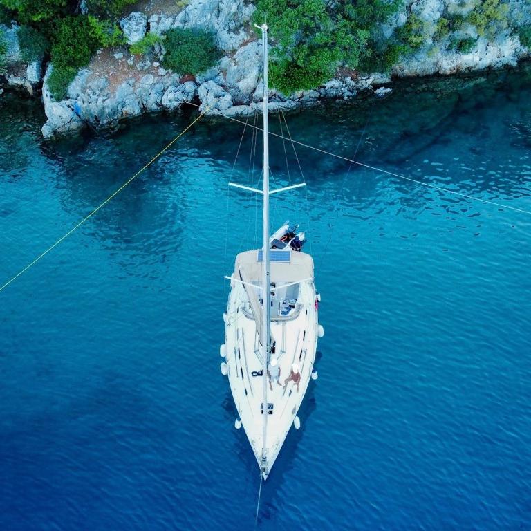 Nautical Nomads Yacht Charter - Mobile Home - 1