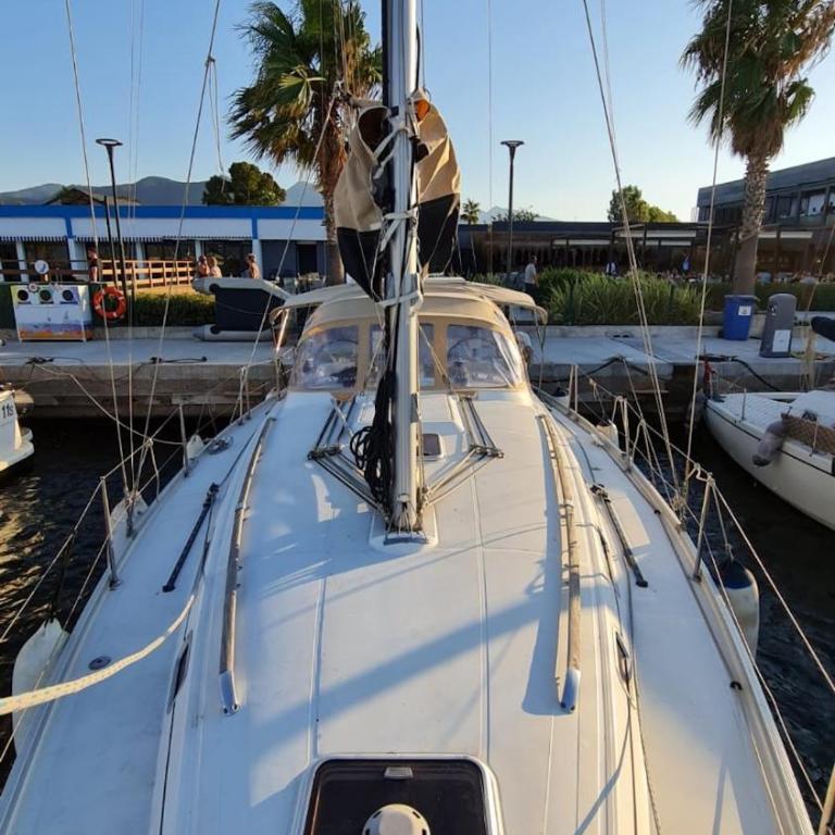 Nautical Nomads Yacht Charter - Mobile Home - 8
