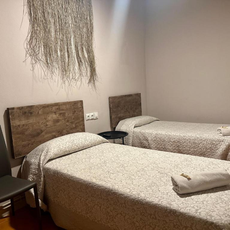 Can Setmanes by CozyCatalonia - Hostal Central Blanes - Habitación Doble - 2 camas - 4