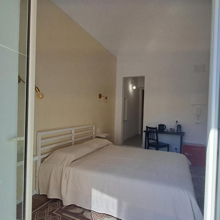Mare Mare Rooms - Camera Matrimoniale con Balcone e Vista Mare - 2