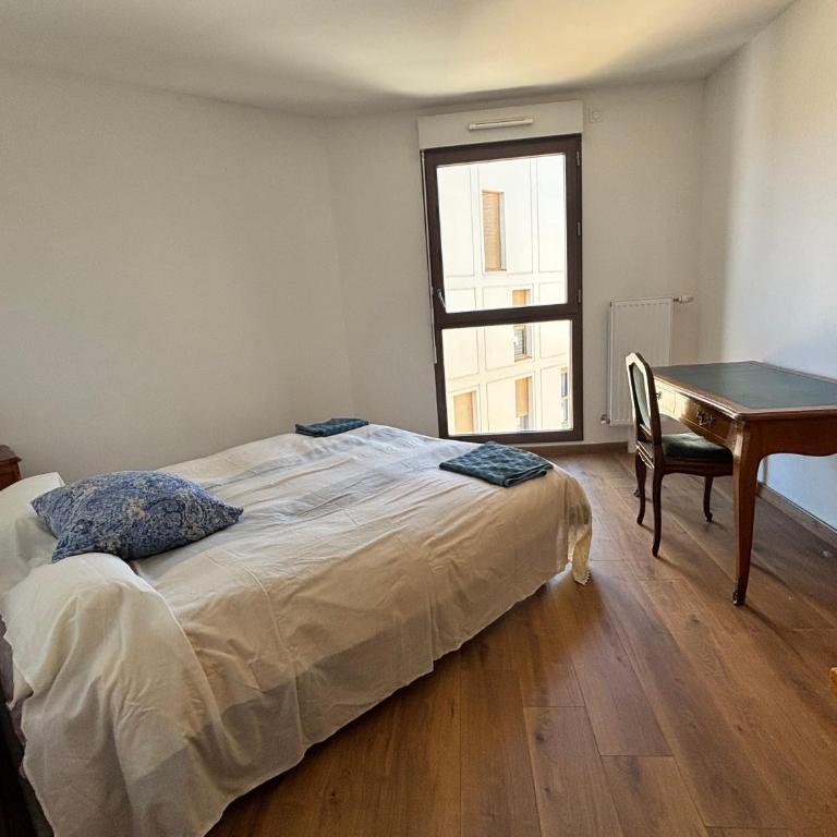 Private bedroom in a charming apartment on the banks of the Canal de l Ourcq - Chambre Double - 3