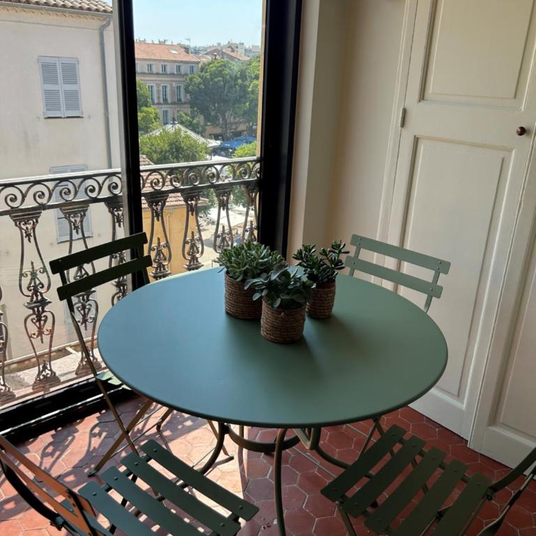 Appartement 3 pièces plein vieil antibes - Apartment mit 2 Schlafzimmern - 3