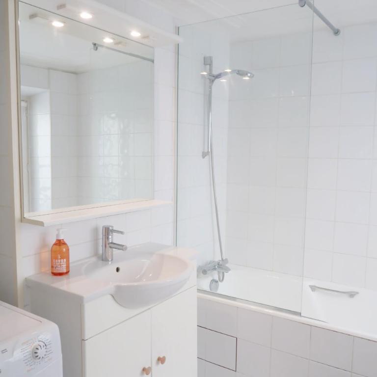 Spacious Parisian Flat Louvre Steps Eiffel Tower Access - Appartamento con 2 Camere da Letto - 17