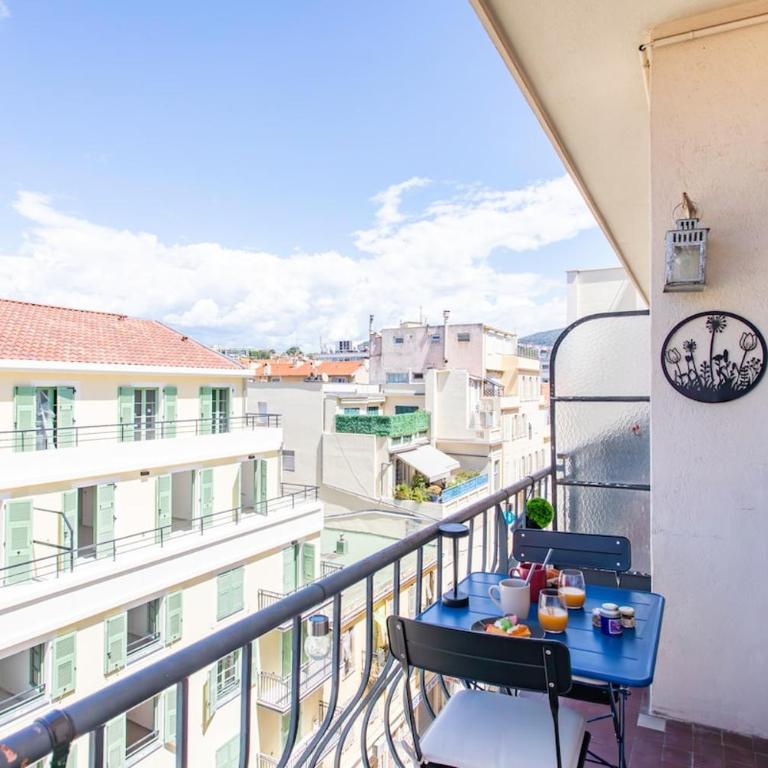 L4 Staywizus - 2BDR Hotel des Postes Central, Massena AC 2Balconies - Appartement 2 Chambres - 3