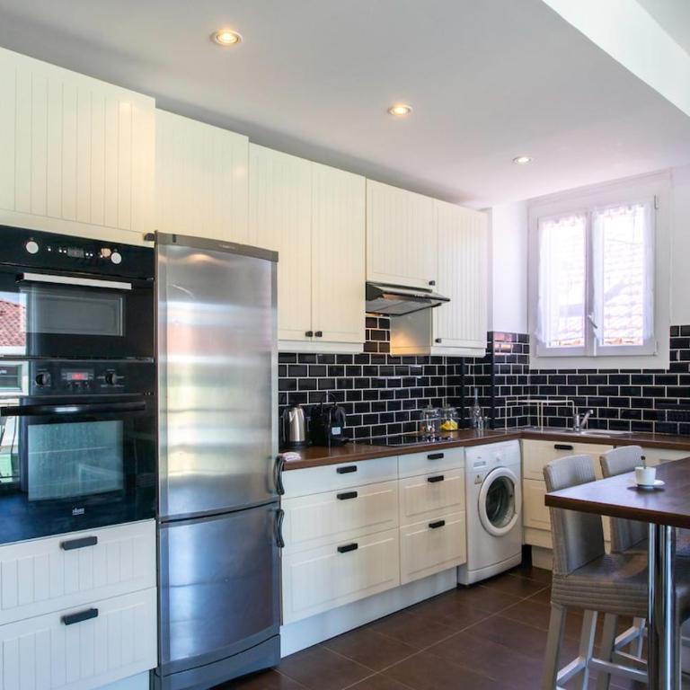 L4 Staywizus - 2BDR Hotel des Postes Central, Massena AC 2Balconies - Appartement 2 Chambres - 9