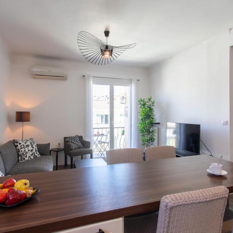 L4 Staywizus - 2BDR Hotel des Postes Central, Massena AC 2Balconies - Appartement 2 Chambres - 12