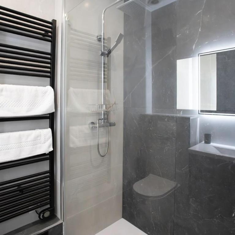 L4 Staywizus - 2BDR Hotel des Postes Central, Massena AC 2Balconies - Appartement 2 Chambres - 15