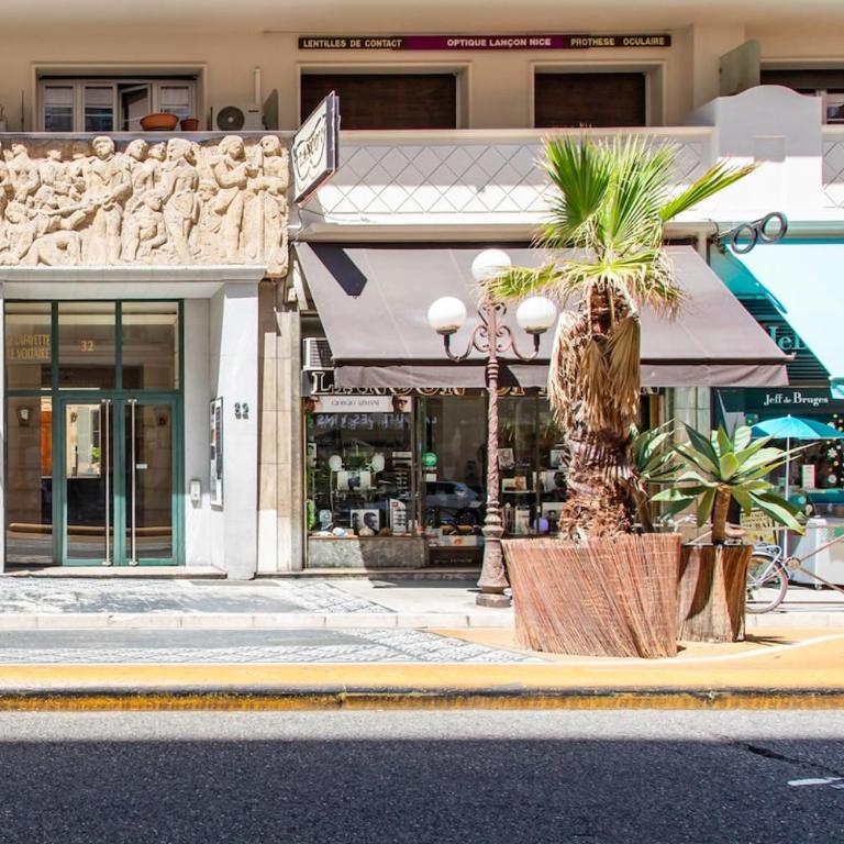 L4 Staywizus - 2BDR Hotel des Postes Central, Massena AC 2Balconies - Appartement 2 Chambres - 17