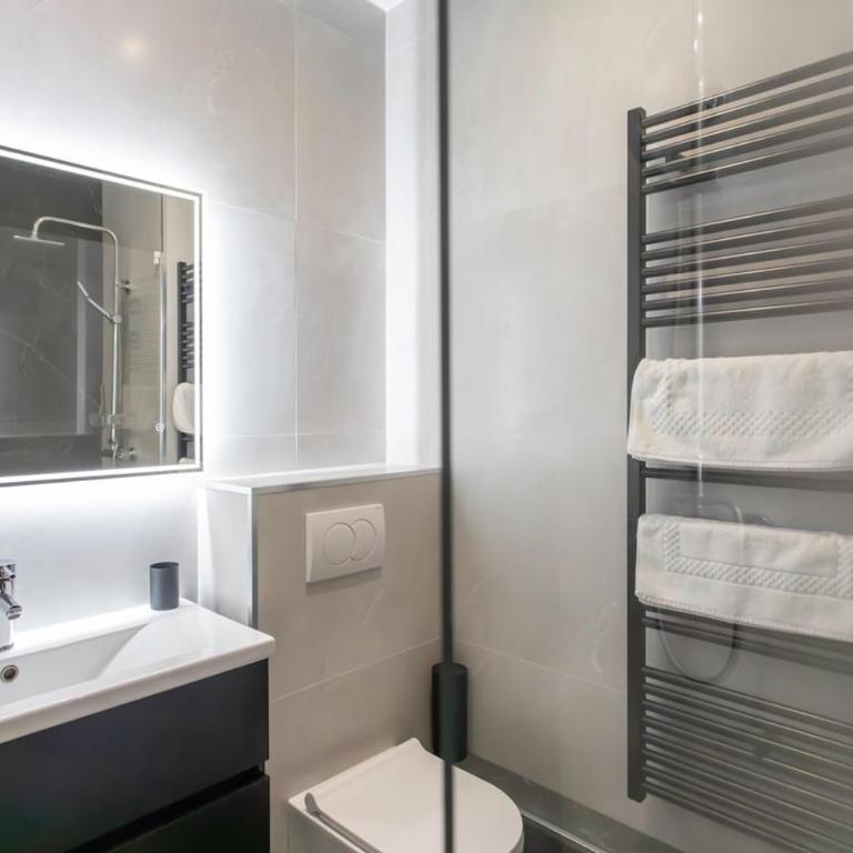 L4 Staywizus - 2BDR Hotel des Postes Central, Massena AC 2Balconies - Appartement 2 Chambres - 19