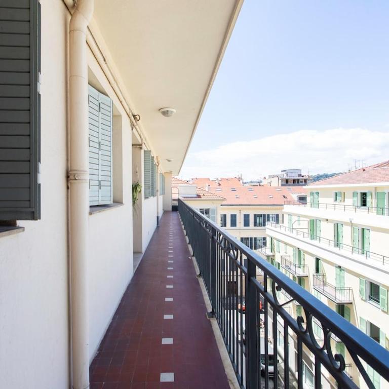 L4 Staywizus - 2BDR Hotel des Postes Central, Massena AC 2Balconies - Appartement 2 Chambres - 34
