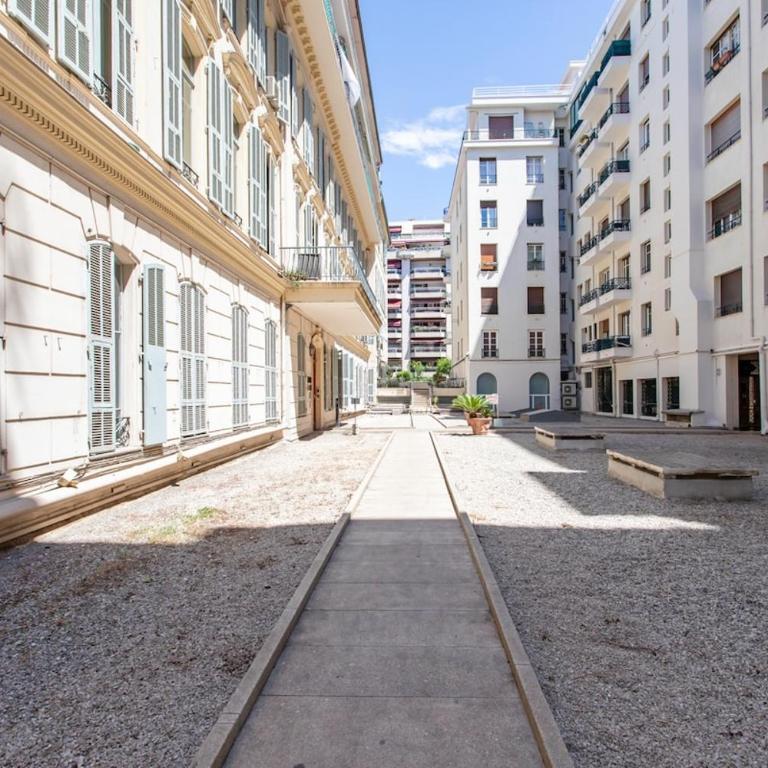 L4 Staywizus - 2BDR Hotel des Postes Central, Massena AC 2Balconies - Appartement 2 Chambres - 35
