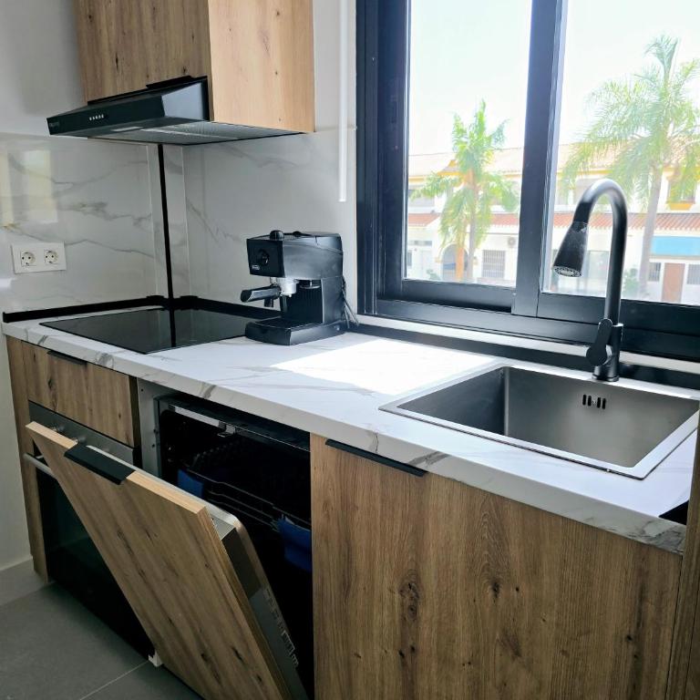 Albatros Apartamentos - Torremolinos - Apartamento de 1 Dormitorio con balcón y vistas a la ciudad - 4
