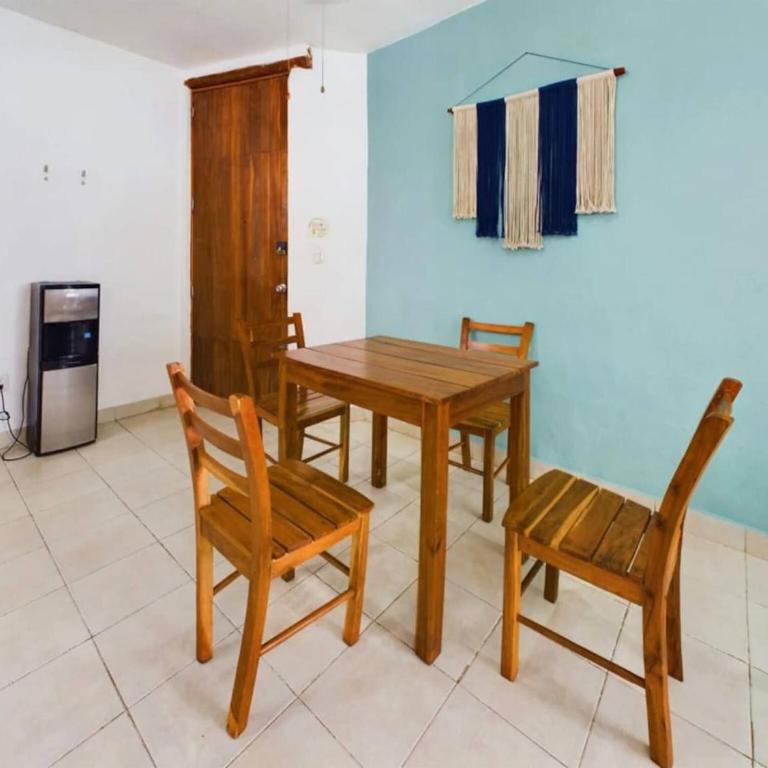 Stylish 2BR Retreat with Private Patio - Apartamento - 16