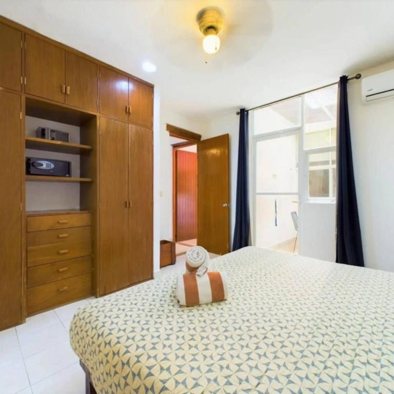 Stylish 2BR Retreat with Private Patio - Apartamento - 25