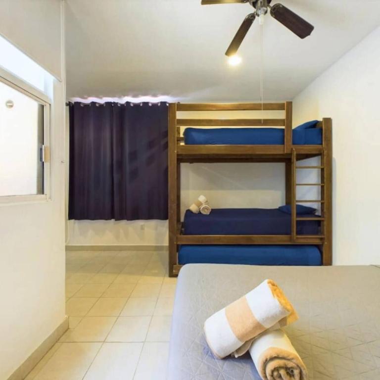 Stylish 2BR Retreat with Private Patio - Apartamento - 28