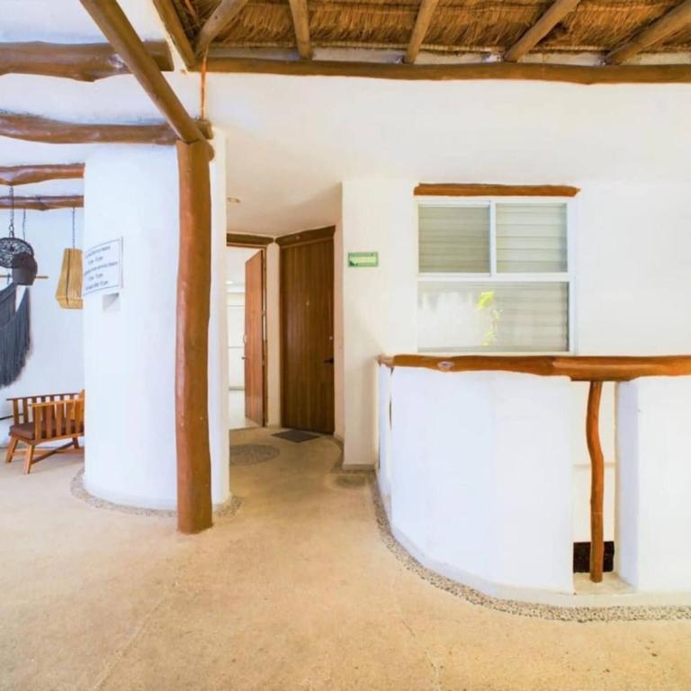 Stylish 2BR Retreat with Private Patio - Apartamento - 57