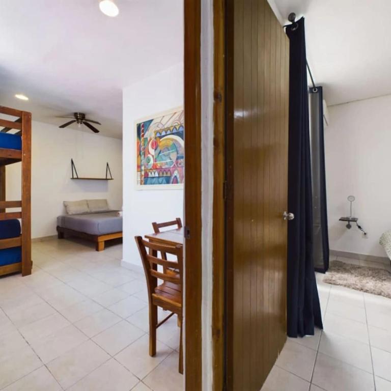 Stylish 2BR Retreat with Private Patio - Apartamento - 58
