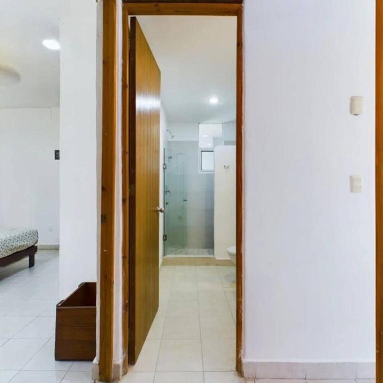Stylish 2BR Retreat with Private Patio - Apartamento - 61